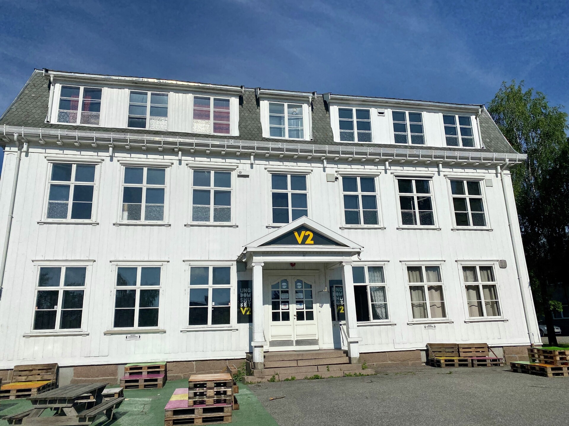 Gamle Hegg skole i Lier for utskifting av vinduer BYV 00837 1920 Foto Ingvild Hovden