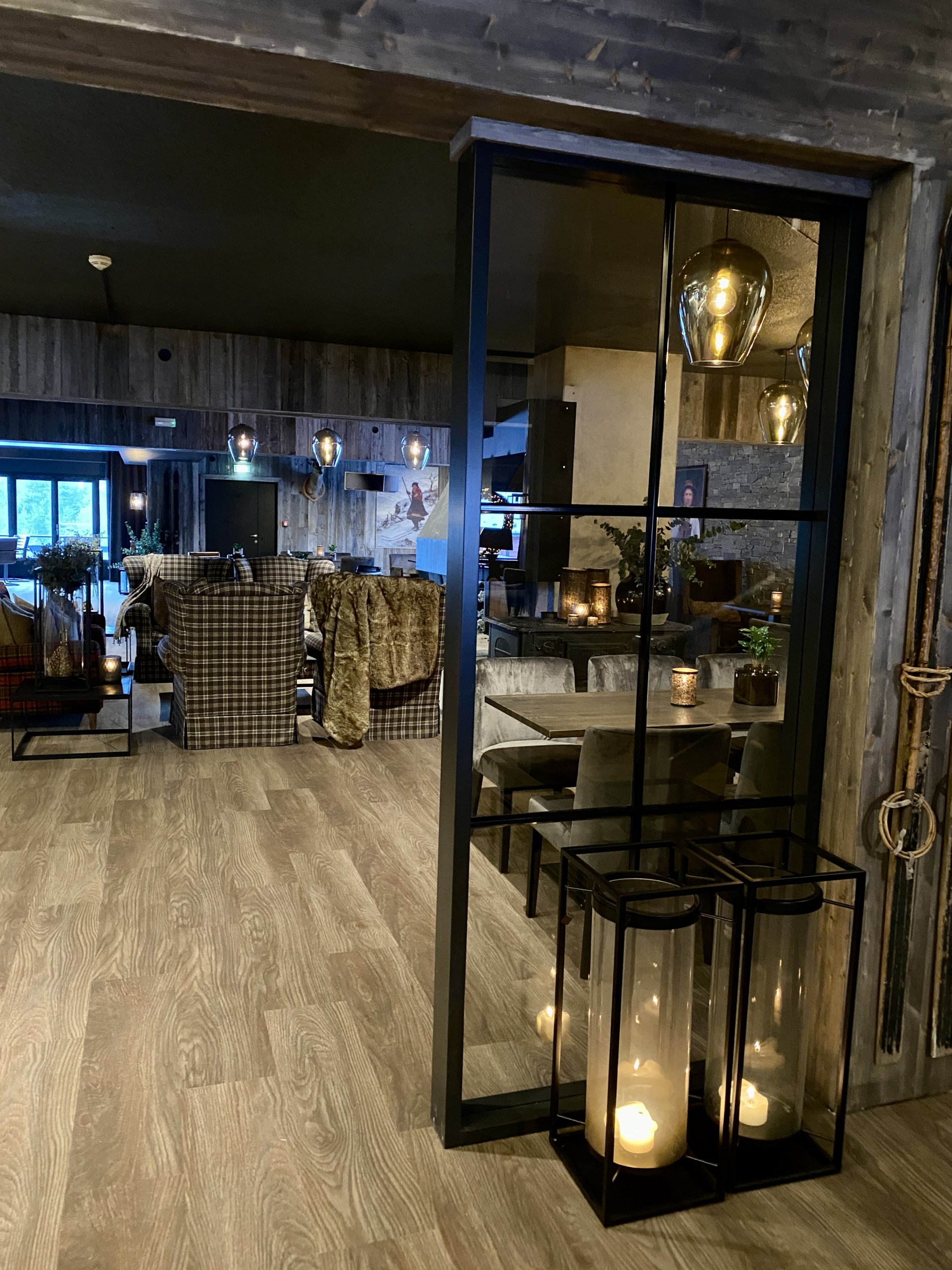 Innvendige vindu Hovdestoylen hotell BYV 00985 Foto Ingvild Hovden scaled